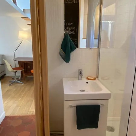 Marais With Mezzanine Apartman