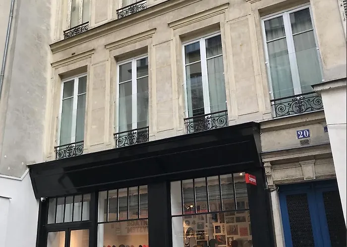 Appartement Marais With Mezzanine Parijs